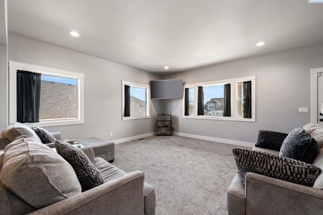 2873 Mackenzie Court, Richland, WA 99352