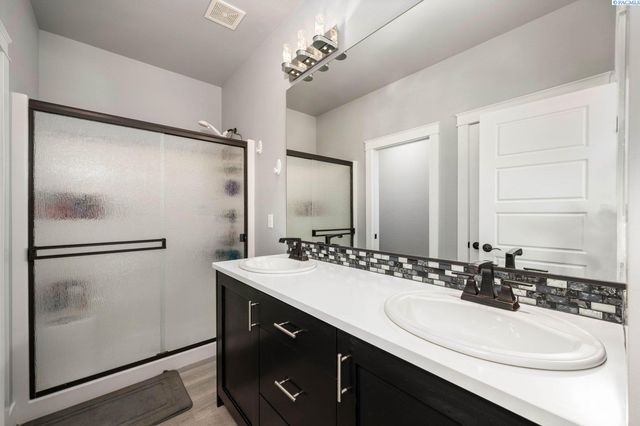 2873 Mackenzie Court, Richland, WA 99352