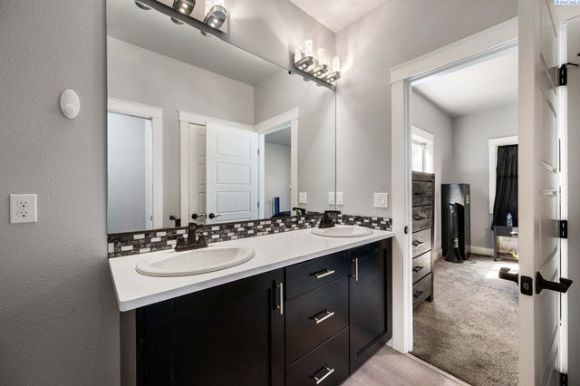 2873 Mackenzie Court, Richland, WA 99352