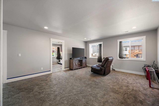 2873 Mackenzie Court, Richland, WA 99352