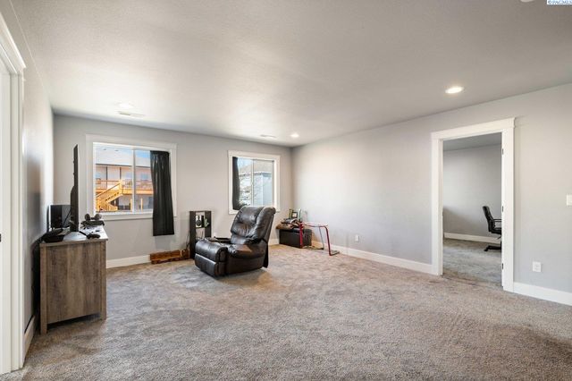 2873 Mackenzie Court, Richland, WA 99352