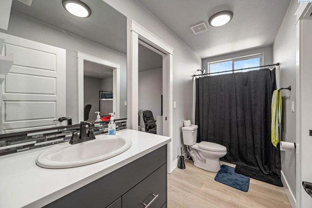 2873 Mackenzie Court, Richland, WA 99352