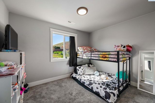 2873 Mackenzie Court, Richland, WA 99352