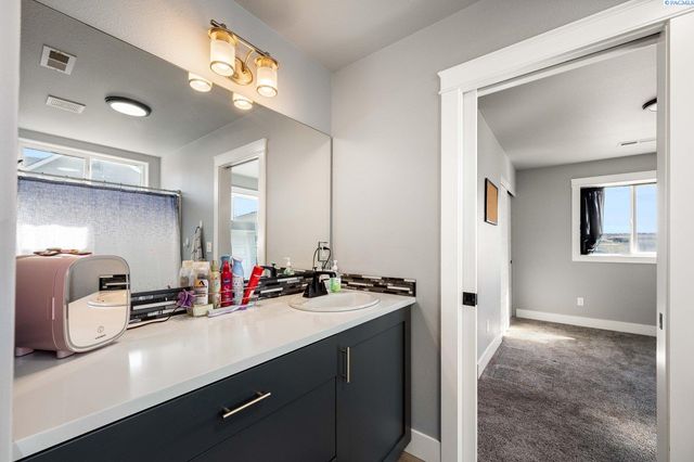 2873 Mackenzie Court, Richland, WA 99352