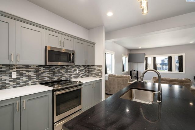 2873 Mackenzie Court, Richland, WA 99352