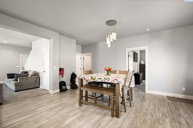 2873 Mackenzie Court, Richland, WA 99352