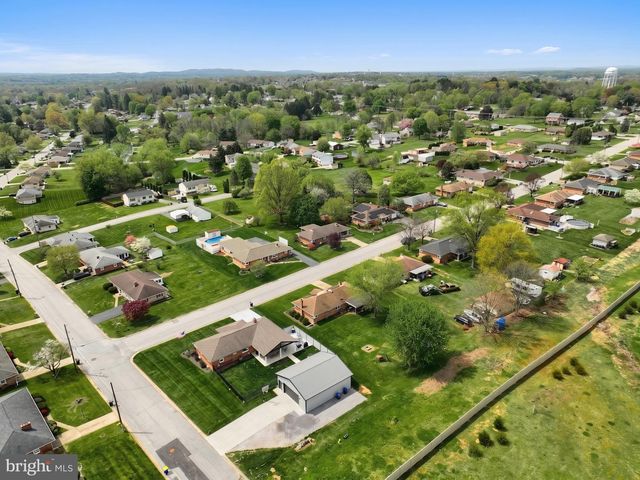 3011 IMPERIAL DR, Dover, PA 17315