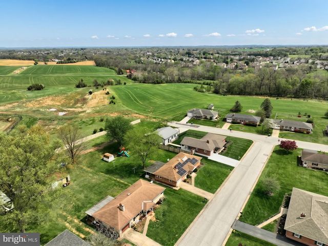 3011 IMPERIAL DR, Dover, PA 17315
