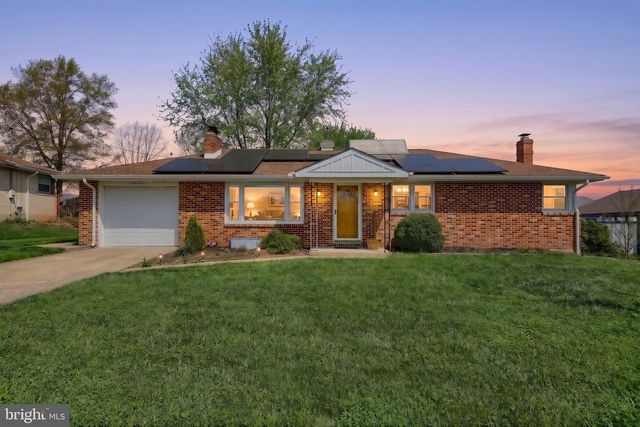 3011 IMPERIAL DR, Dover, PA 17315