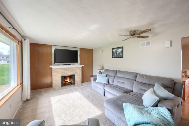 3011 IMPERIAL DR, Dover, PA 17315