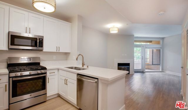 348 S Hauser Boulevard 1-225, Los Angeles, CA 90036