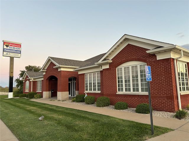 410 Crestview Drive Drive, O'fallon, MO 63366