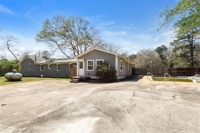 325 Longview Road, Fayetteville, GA 30214