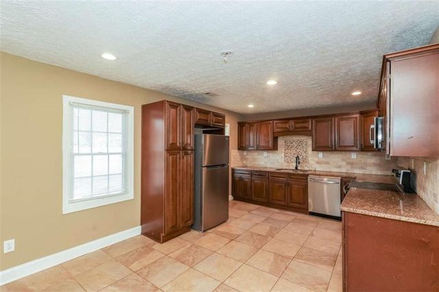 325 Longview Road, Fayetteville, GA 30214