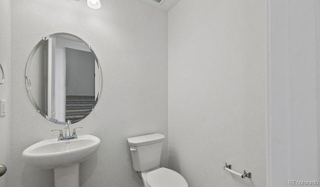 21381 E 67th Avenue, Aurora, CO 80019