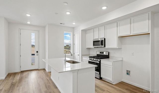 21381 E 67th Avenue, Aurora, CO 80019
