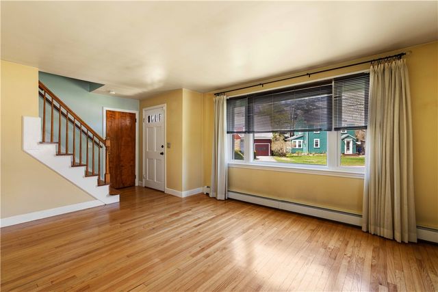 19 Hillside Avenue, Newport, RI 02840