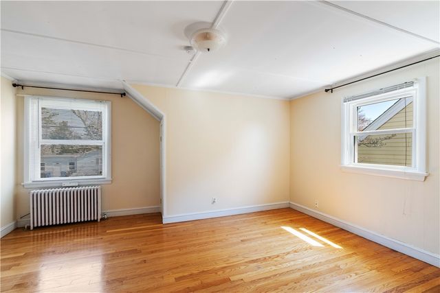 19 Hillside Avenue, Newport, RI 02840