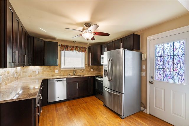 19 Hillside Avenue, Newport, RI 02840