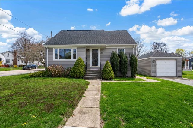 19 Hillside Avenue, Newport, RI 02840