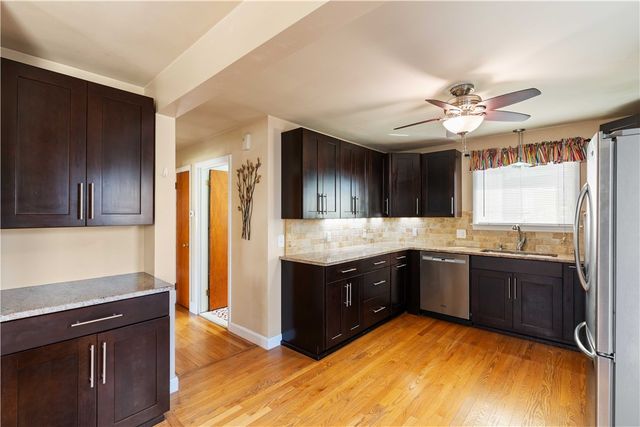 19 Hillside Avenue, Newport, RI 02840