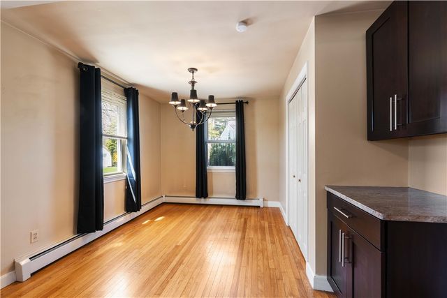 19 Hillside Avenue, Newport, RI 02840