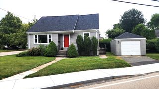 19 Hillside Avenue, Newport, RI 02840
