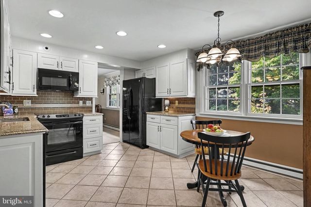 3738 JONAS DR, Landisville, PA 17538