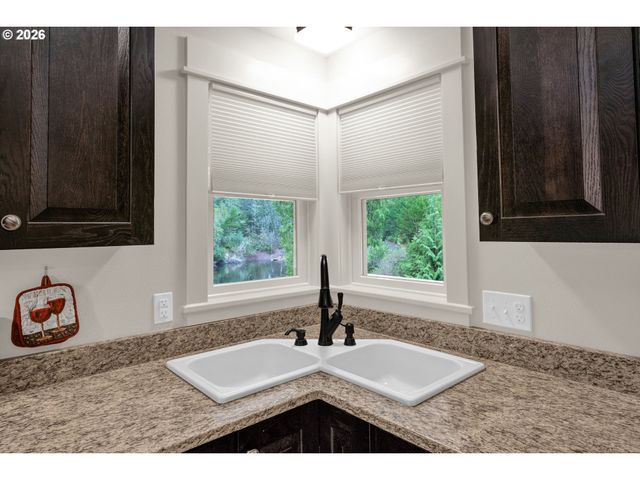 89952 HIGHWAY 101, Florence, OR 97439