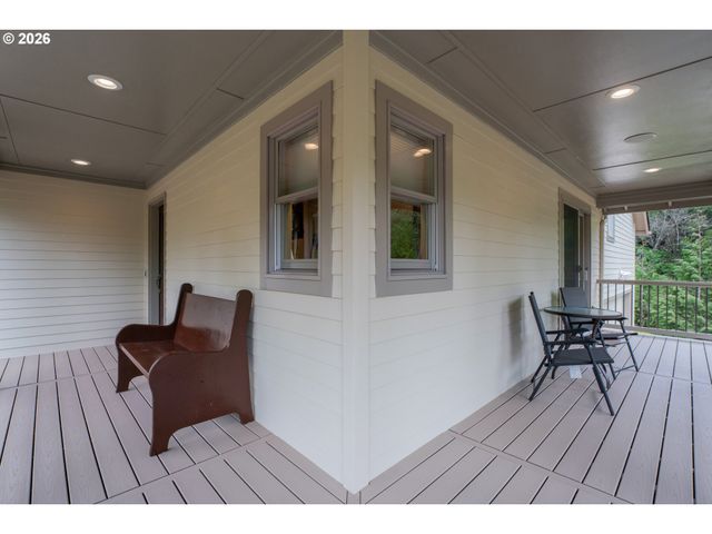 89952 HIGHWAY 101, Florence, OR 97439