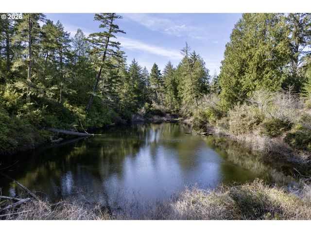 89952 HIGHWAY 101, Florence, OR 97439