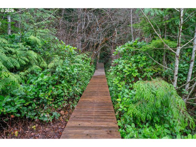 89952 HIGHWAY 101, Florence, OR 97439