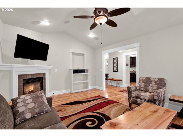 89952 HIGHWAY 101, Florence, OR 97439