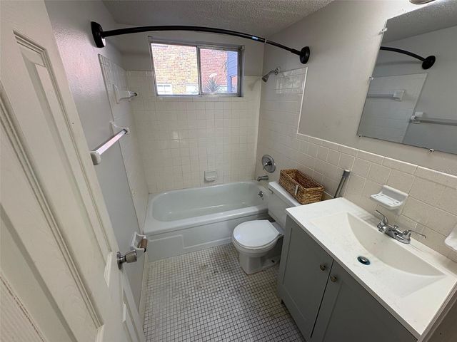 4507 9TH STREET W. I3, Bradenton, FL 34207