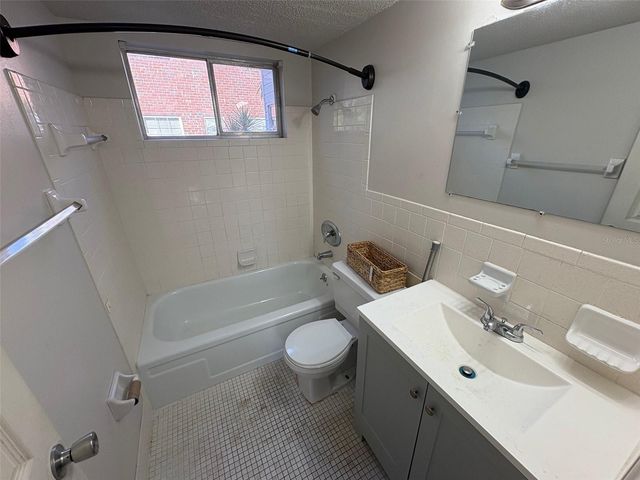 4507 9TH STREET W. I3, Bradenton, FL 34207