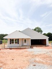 18002 Hwy 101 S, Gray Court, SC 29645