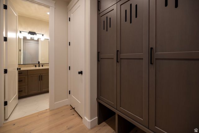 904 S 1900 W, Layton, UT 84041