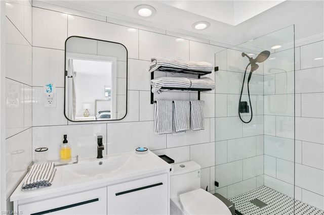 5374 Cobalt CT, Cape Coral, FL 33904