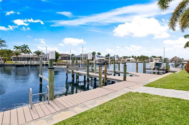 5374 Cobalt CT, Cape Coral, FL 33904