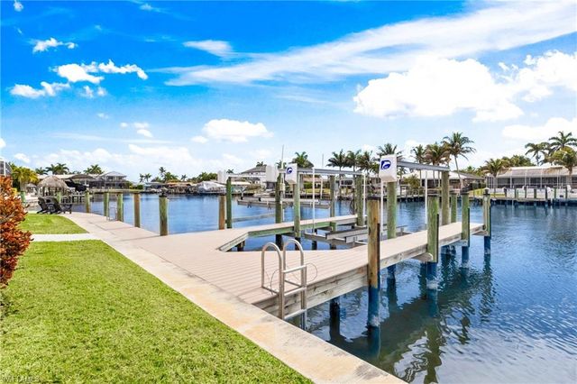 5374 Cobalt CT, Cape Coral, FL 33904