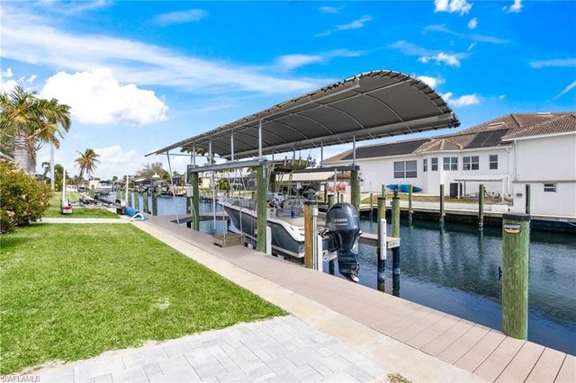 5374 Cobalt CT, Cape Coral, FL 33904