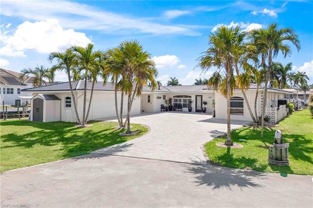5374 Cobalt CT, Cape Coral, FL 33904