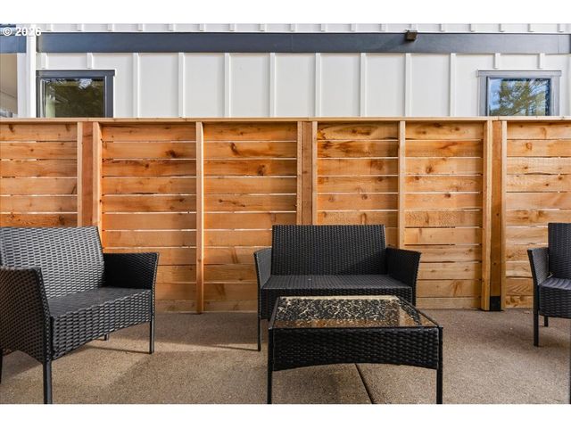 808 3rd St, Lake Oswego, OR 97034