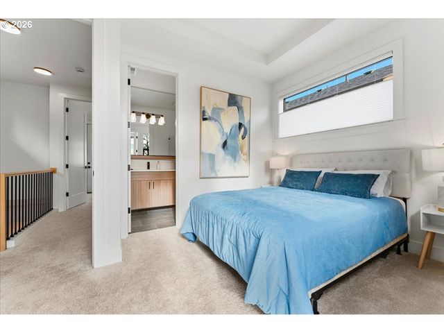 808 3rd St, Lake Oswego, OR 97034