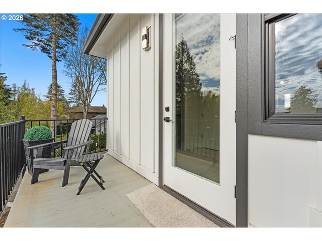 808 3rd St, Lake Oswego, OR 97034