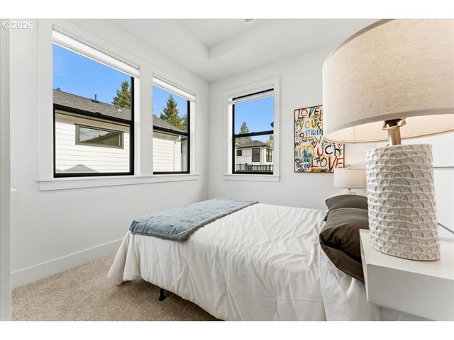 808 3rd St, Lake Oswego, OR 97034
