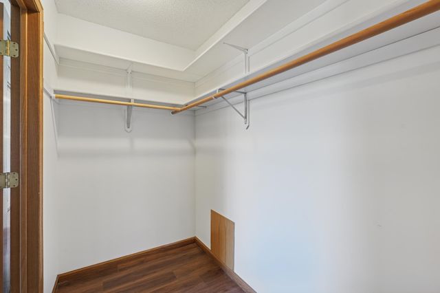 7516 Ojibway Park Road, Woodbury, MN 55125