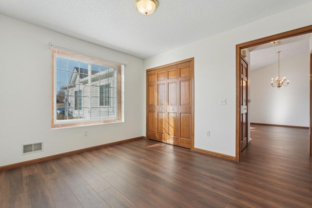 7516 Ojibway Park Road, Woodbury, MN 55125