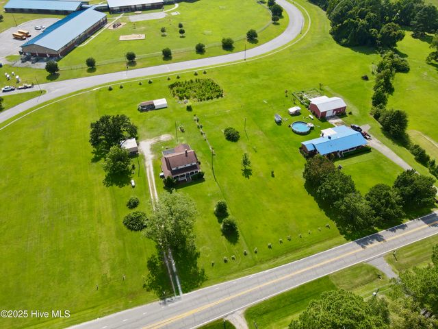 4183 Market Street Ext, Washington, NC 27889