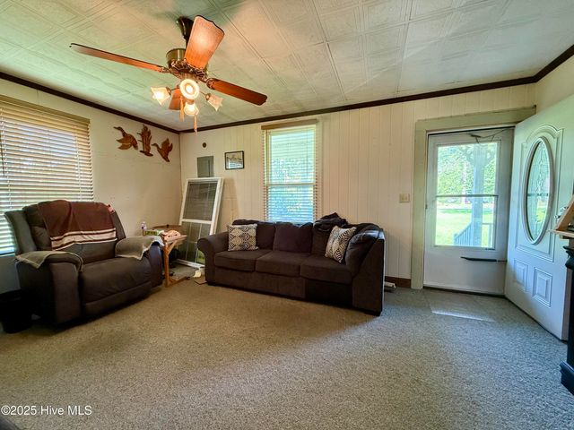 4183 Market Street Ext, Washington, NC 27889